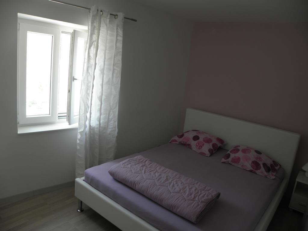 Apartment Jartic Betina  Værelse billede