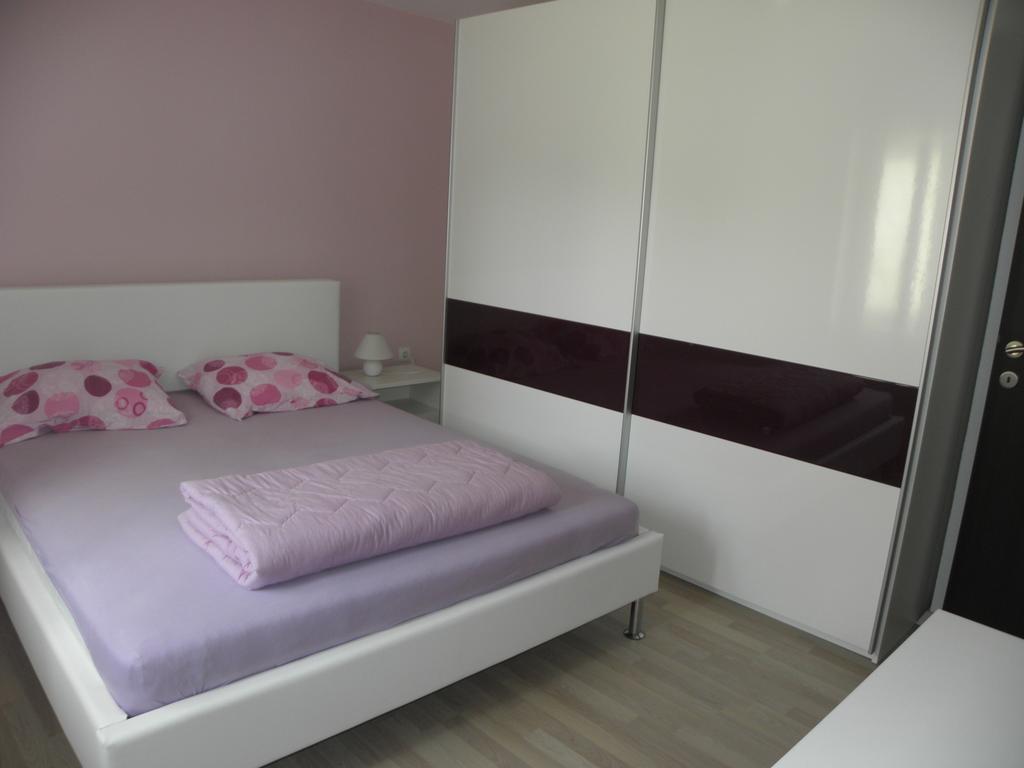 Apartment Jartic Betina  Værelse billede