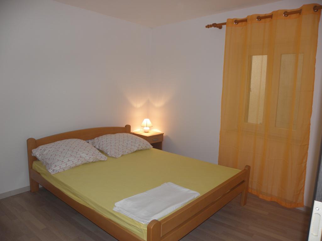 Apartment Jartic Betina  Eksteriør billede